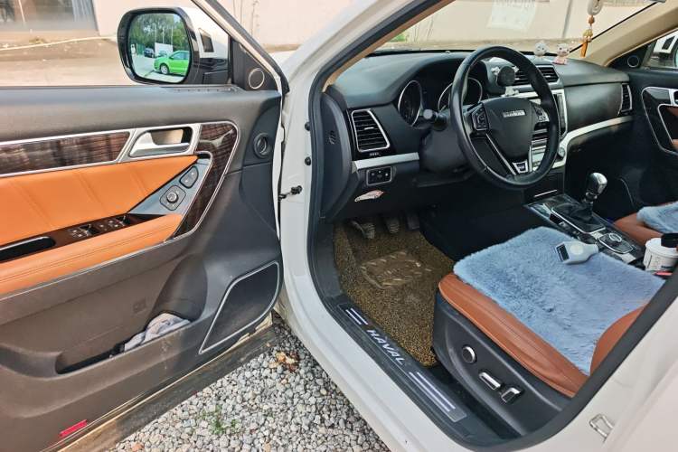 Used Haval H6 Coupe 2015 Blue Label 2.0T Manual Two-Wheel-Drive Elite Model
