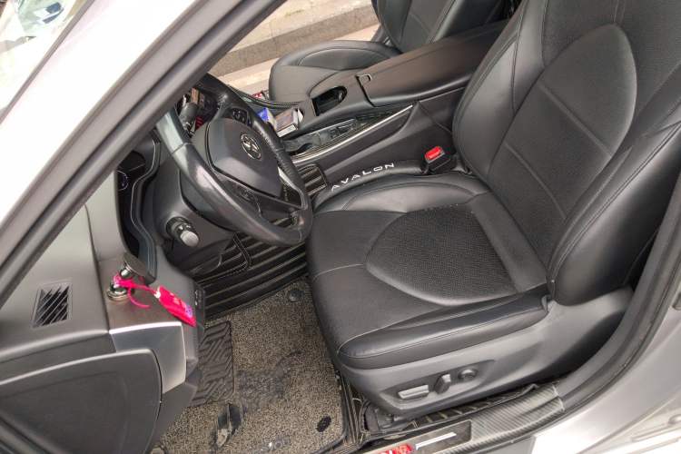 Used Toyota Avalon 2019 2.0L XLE Premium Edition China VI