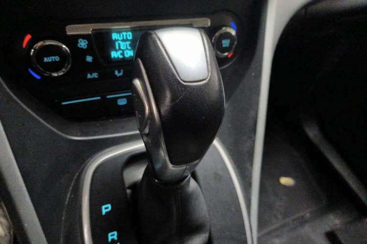 Used Ford Kuga 2015 1.5L GTDi Two-Wheel Drive Fashion Edition
