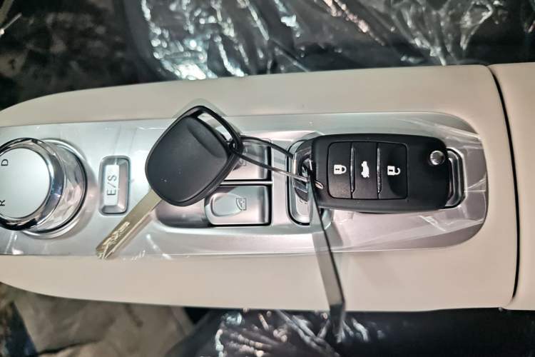 Used CHANGAN NEVO Lumin 2025 205 km Xiangqin Version Interior 1