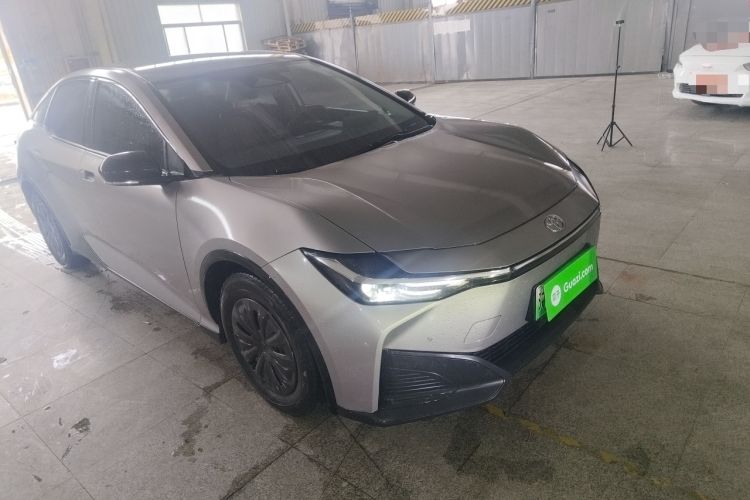 Used Toyota bZ3 2024 517 km Elite PRO Front Right 45 Deg