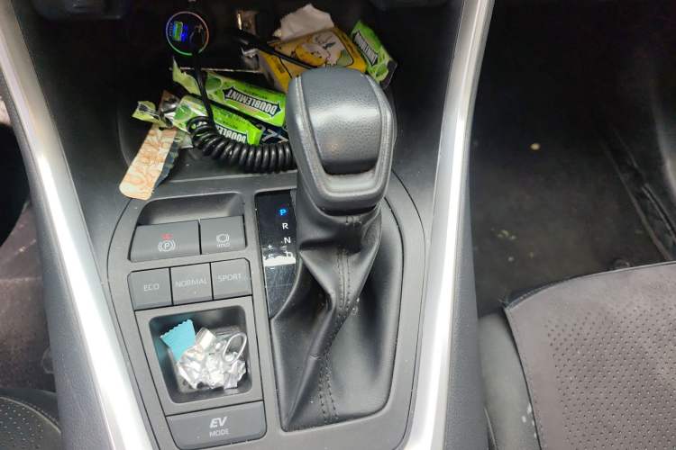 Used Toyota RAV4 2022 Dual-Engine 2.5L E-CVT Two-Wheel Drive Elite Edition Gear Lever