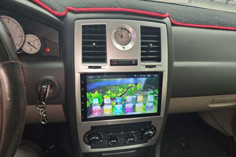 Used Chrysler 300C 2007 2.7L Business Edition Audio And AC Panel