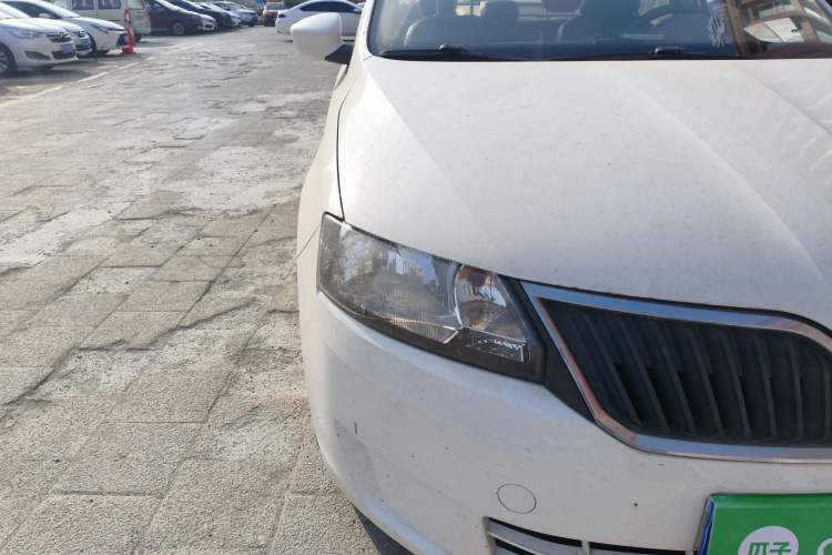 Used Skoda Rapid 2016 1.6L Manual Front-Wheel-Drive Version
