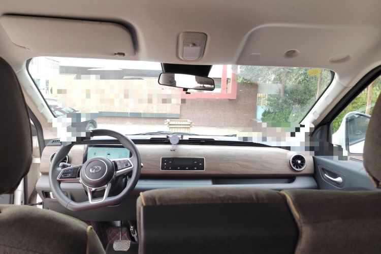 Used Ruichi EC75 2025 Model Passenger Vehicle Smart Driving Ultra-Charging Edition, Pioneer Type I, 52.16 kWh