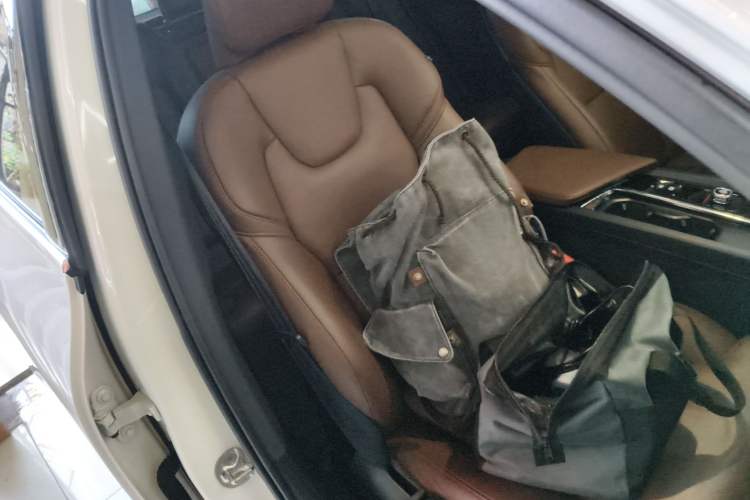 Used Volvo XC60 2024 B5 4x4 Smart Luxury Edition
