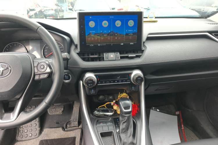 Used Toyota Wildlander 2022 2.0L CVT Two-Wheel Drive Luxury PLUS Edition
