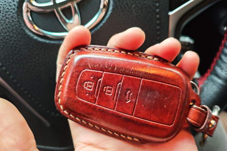 Used Toyota Prado 2018 3.5L Automatic TX-L Vehicle Key