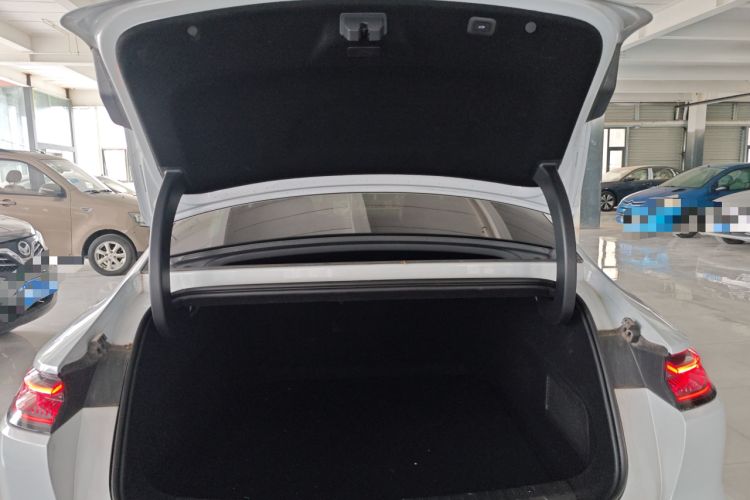 Used Geely Galaxy E8 2025 700 km Long-Range Intelligent Driving Version