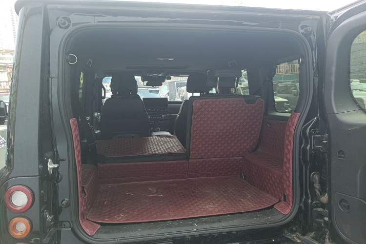 Used 212 T01 2024 2.0T Explorer
