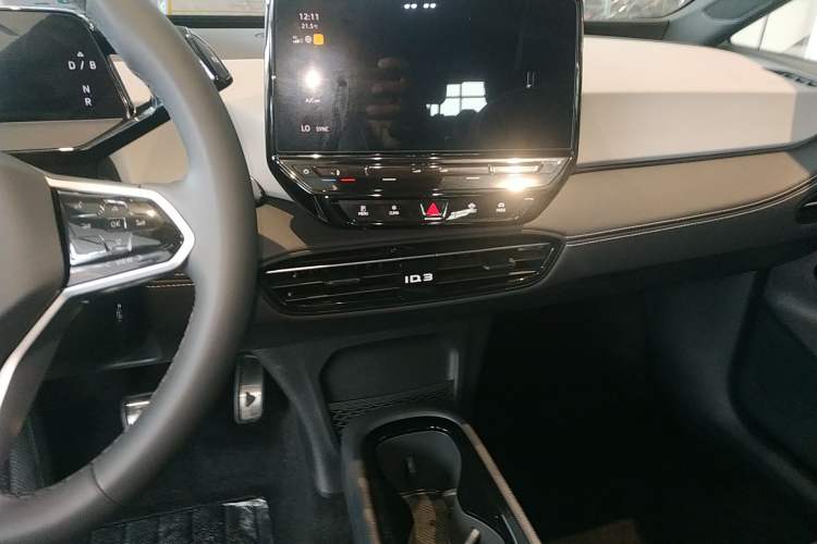 Used Volkswagen ID.3 2024 Outstanding Edition Audio And AC Panel