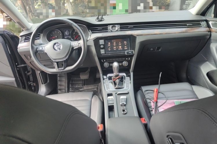 Used Volkswagen Magotan 2019 330TSI DSG Luxury Model China V Standard Center Console