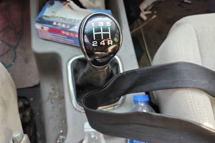 Used FORTHING Lingzhi 2017 M3L 1.6L 7-Seater Standard Model Gear Lever