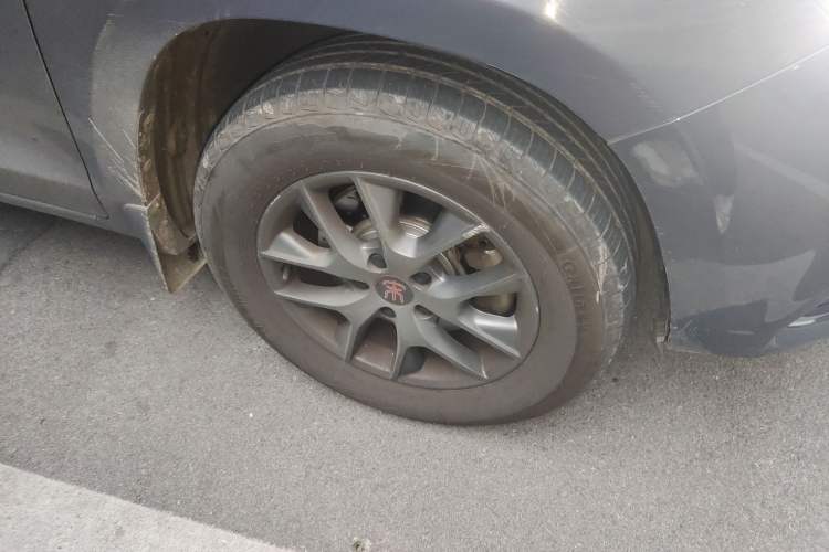 Used BYD Song 2019 1.5TI Automatic Smart Connect Luxurious Edition Right Front Wheel Hub