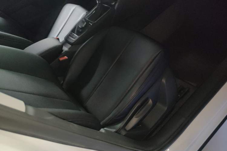 Used Audi Q2L 2021 35 TFSI Progressive Dynamic Edition Right Front Seat