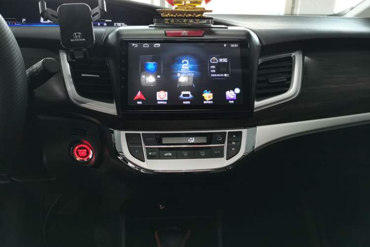 Used Honda Jade 2017 1.8L automatic Comfort version 5 seats
