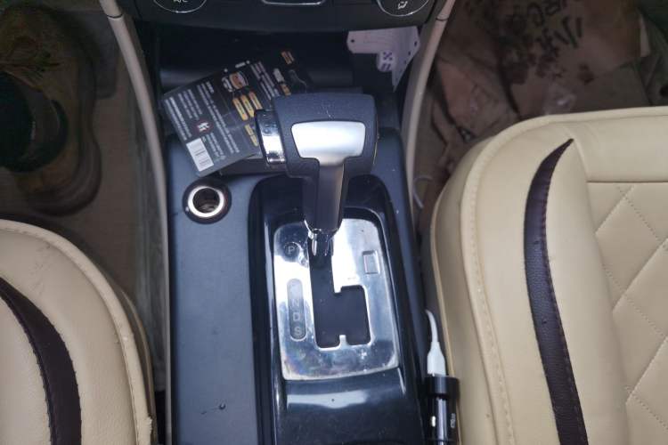 Used Bestune B50 2013 1.6L automatic luxury version Gear Lever