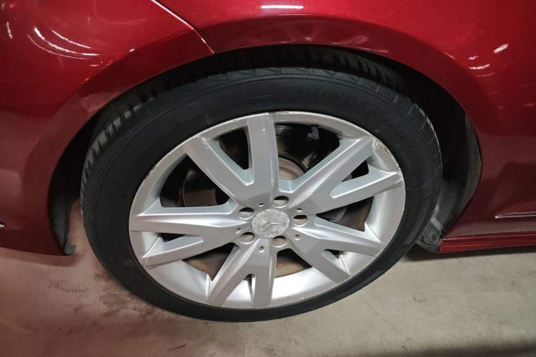 Used Mercedes-Benz CLS 2012 CLS 300 CGI Left Front Wheel Hub