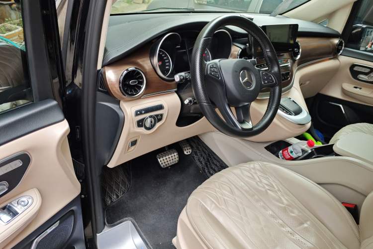 Used Mercedes-Benz V-Class 2020 V 260 L Long-wheelbase Luxury Edition Driver Seat