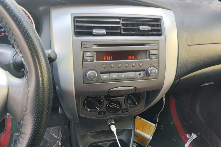 Used Nissan Livina 2013 Jingrui 1.6XL Manual Comfort Edition
