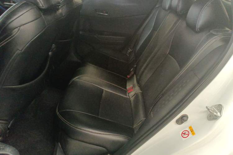 Used Toyota C-HR 2018 2.0L Leading with Sunroof China VI Standard
