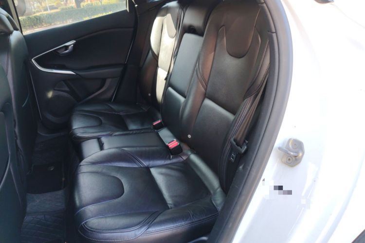 Used Volvo V40 2016 T4 Smart Luxury Edition
