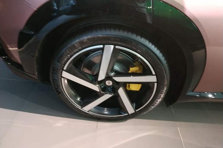 Used Xiaomi Auto YU7 2025 Ultra-Long Range High-Performance All-Wheel-Drive Max Edition
