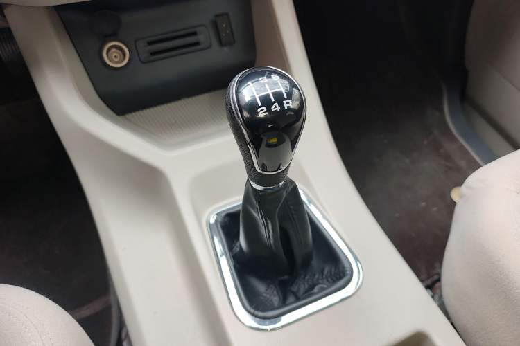 Used FORTHING Lingzhi 2019 Facelifted M5L 1.6L 7-Seater Base Model China VI Standard
