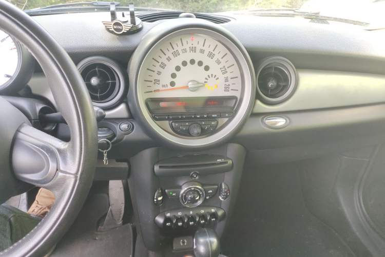 Used MINI 2011 1.6L ONE
