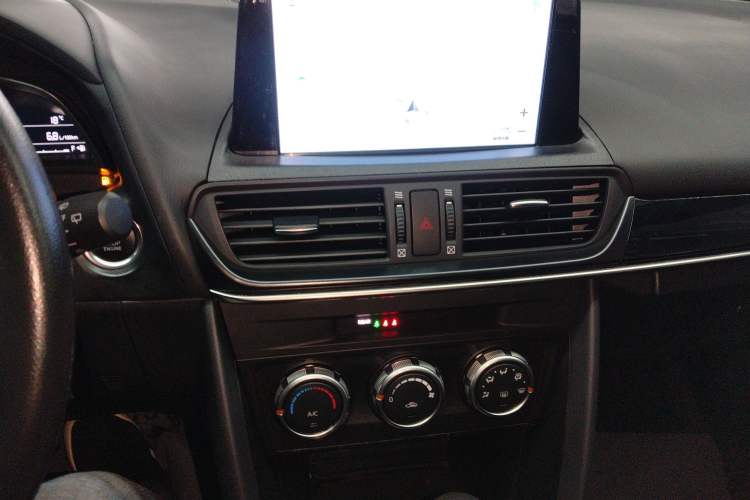 Used Mazda CX-4 2020 2.0L Automatic Two-Wheel Drive Blue Sky Dynamic Edition Audio And AC Panel