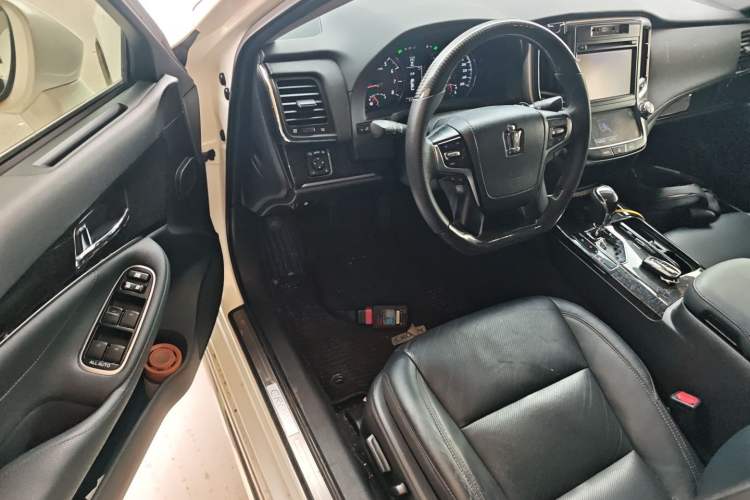 Used Toyota Crown 2018 2.0T Fashion Edition