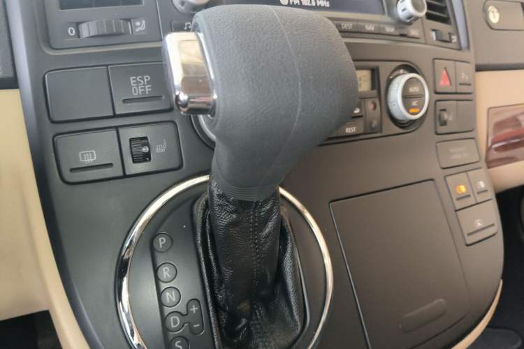 Used Volkswagen Multivan 2008 3.2L Gear Lever