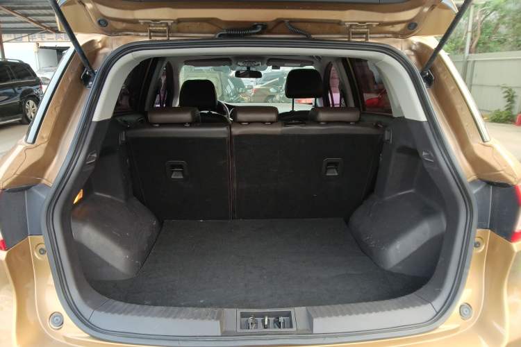 Used GAC Trumpchi GS4 2017 235T Automatic Two-Wheel Drive Elite Edition Trunk