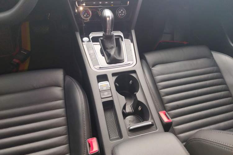 Used Volkswagen Magotan 2018 330TSI DSG Advanced Model
