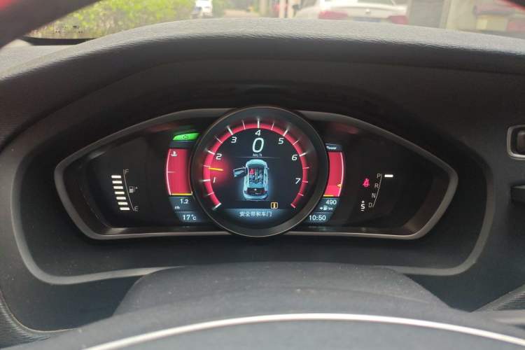 Used Volvo V40 2014 2.0T Zhiya Edition Instrument Cluster