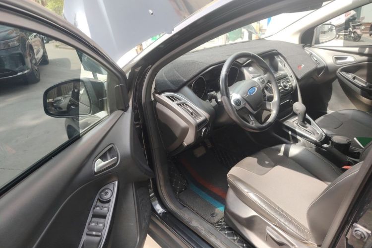 Used Ford Focus 2012 Sedan 1.6L Automatic Fashion Edition