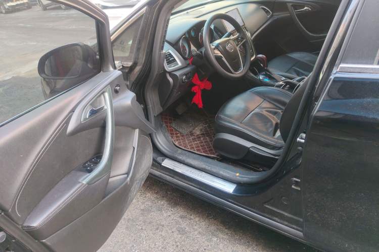 Used Buick GT 2012 GT 1.8L Automatic Fashionable Leather Edition
