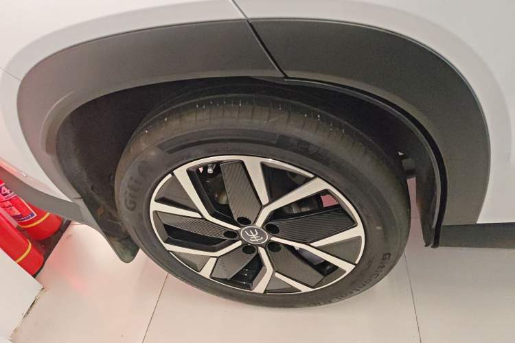 Used BYD Song L DM-i 2025 Intelligent Driving Version 160 km Beyond-Range Type Exterior 5