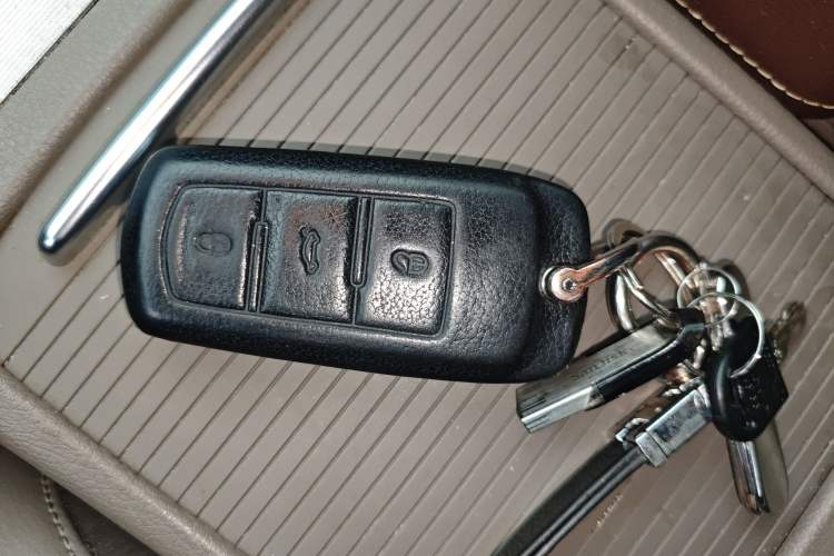 Used Volkswagen Magotan 2012 Facelift 2.0 TSI Prestige Model Vehicle Key