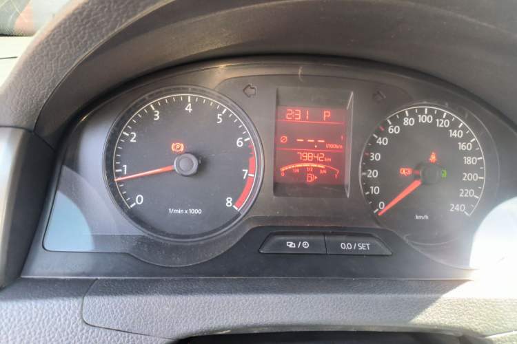 Used Volkswagen Santana 2015 1.6L Automatic Comfort Edition Odometer Close Up