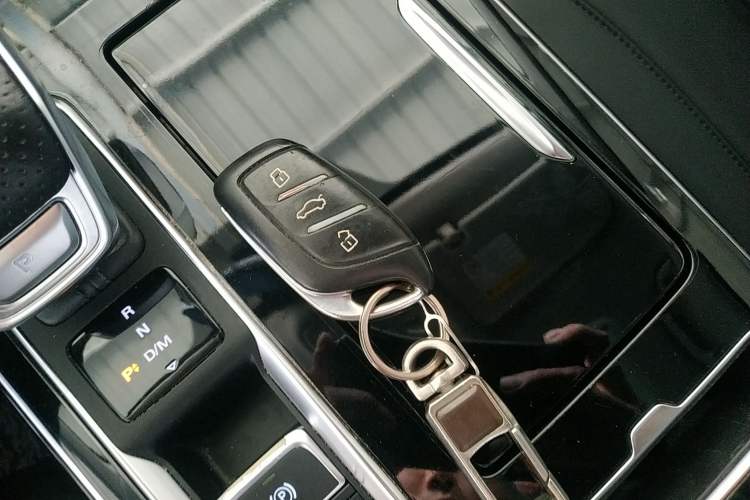 Used Roewe RX5 MAX 2019 300TGI Automatic Smart Cabin Luxury Edition