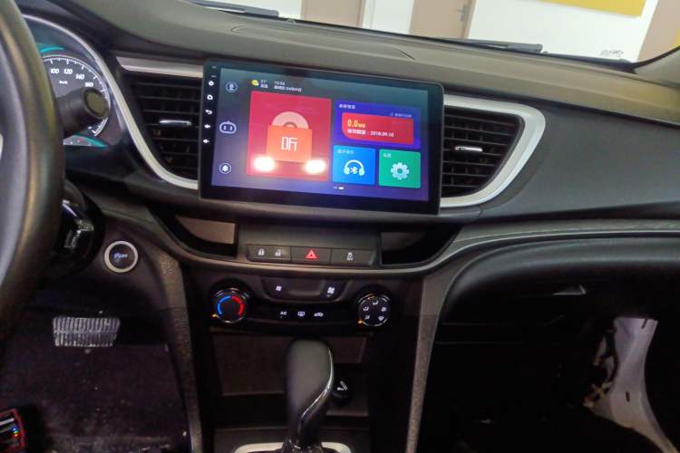 Used Buick Excelle GX 2018 18T Automatic Elite Model Audio And AC Panel