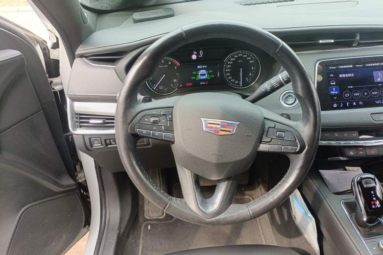 Used Cadillac XT4 2020 28T Two-Wheel-Drive Leading Version Steering Wheel