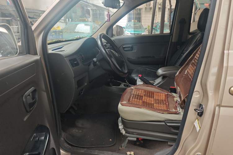 Used Wuling Rongguang V 2018 1.5L Practical Version Left Front Seat