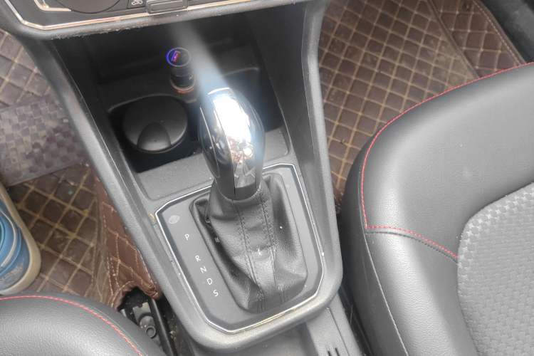 Used Volkswagen Santana 2017 Haval H9 1.6L Automatic Comfort Edition Gear Lever