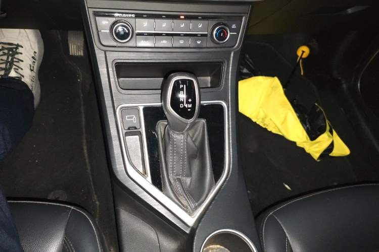 Used Geely Auto Vision 2020 Revised Version 1.5L CVT Asian Games Edition Gear Lever