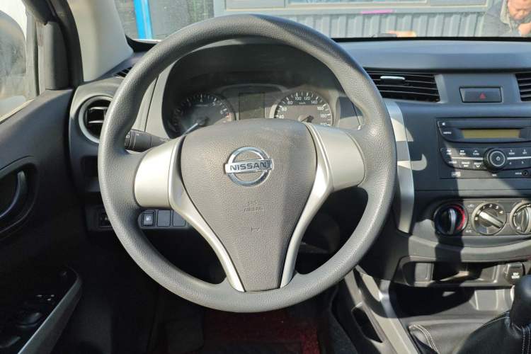 Used Nissan Navara 2017 2.5L Manual Two-Wheel Drive Standard Edition QR25
