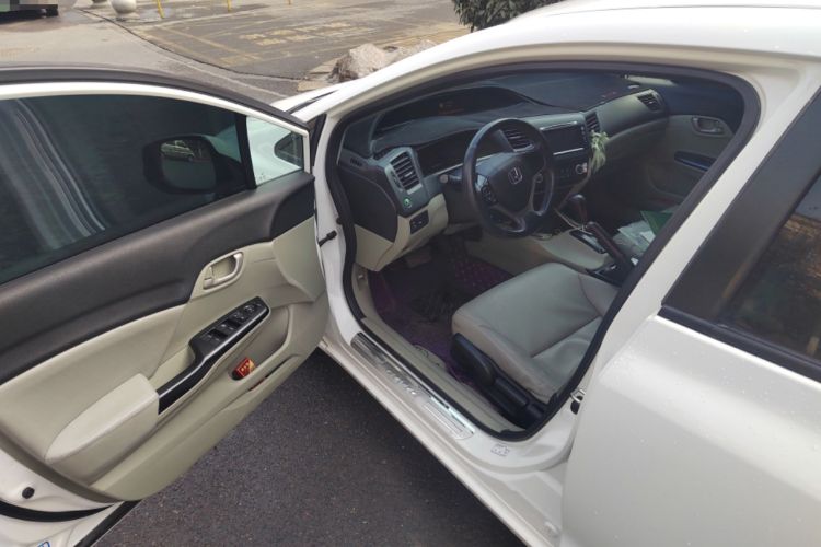 Used Honda Civic 2014 1.8L automatic comfort version
