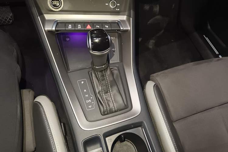 Used Audi Q3 2022 35 TFSI Fashion Dynamic Model Gear Lever