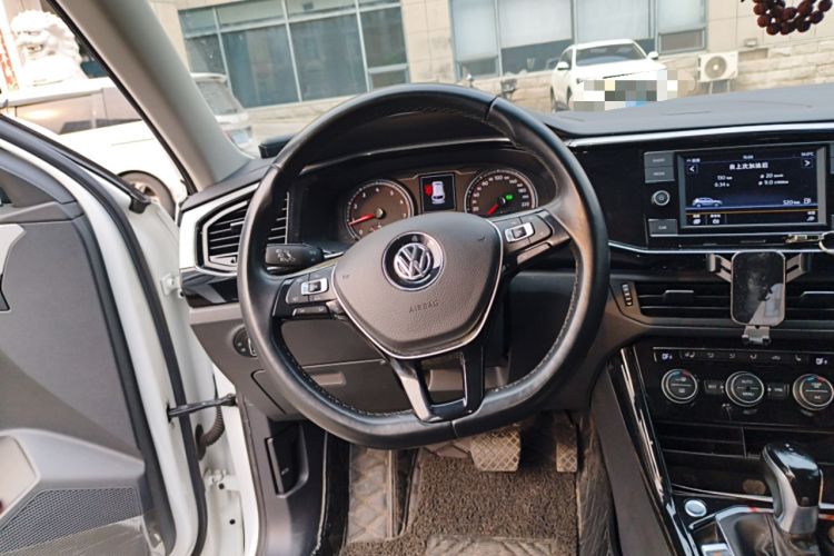 Used Volkswagen Tayron 2019 330TSI Two-Wheel Drive Luxury Model China VI Standard Steering Wheel
